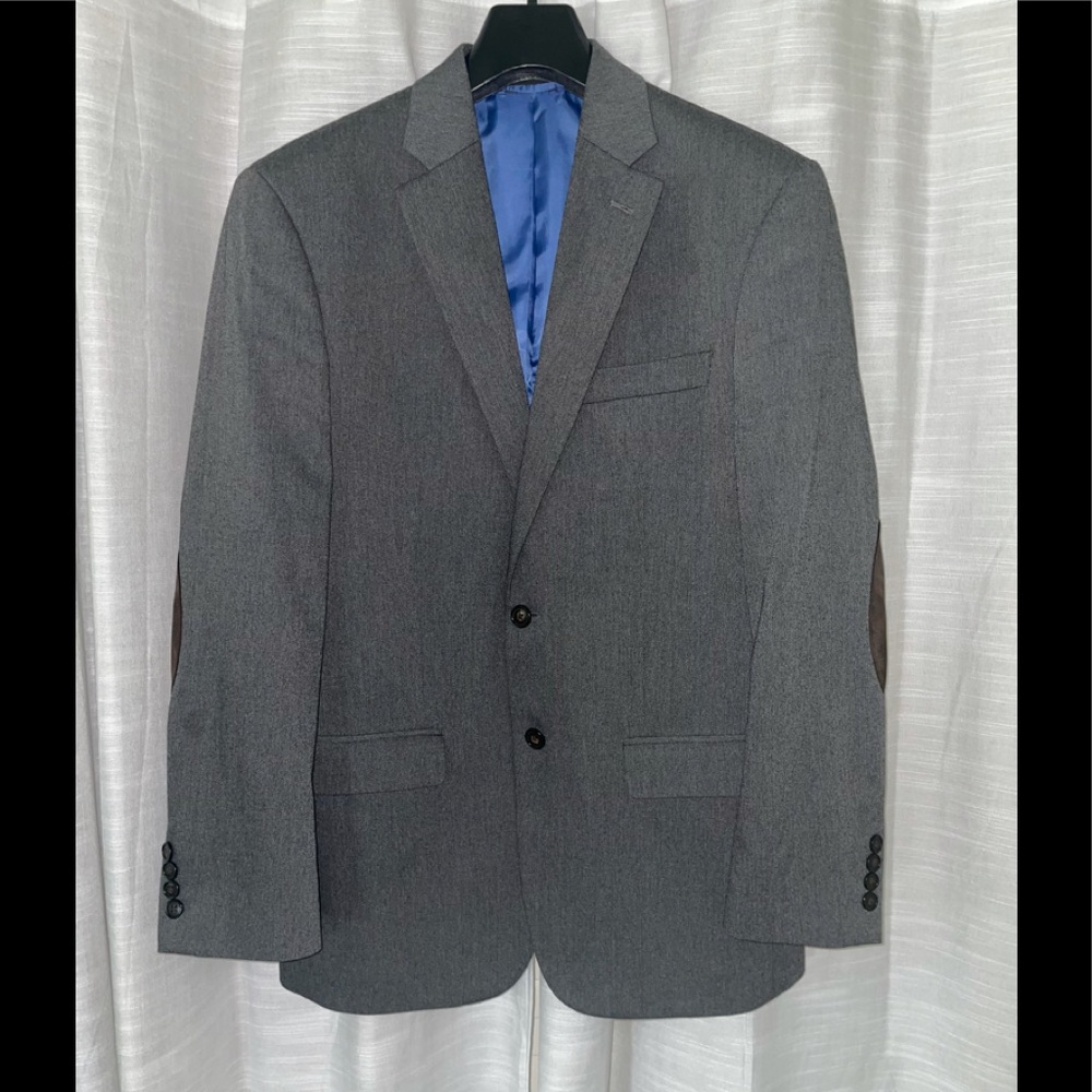 Gently worn Beautiful gray blazer with brown elbow patches